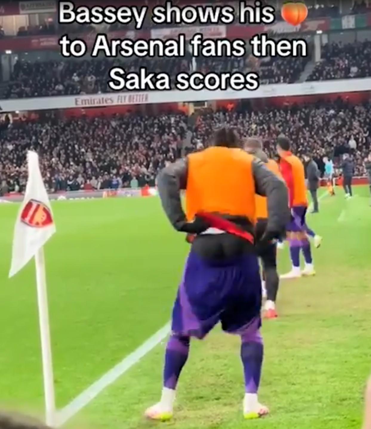 超富勒姆客, 多次滑落, 遭尴尬