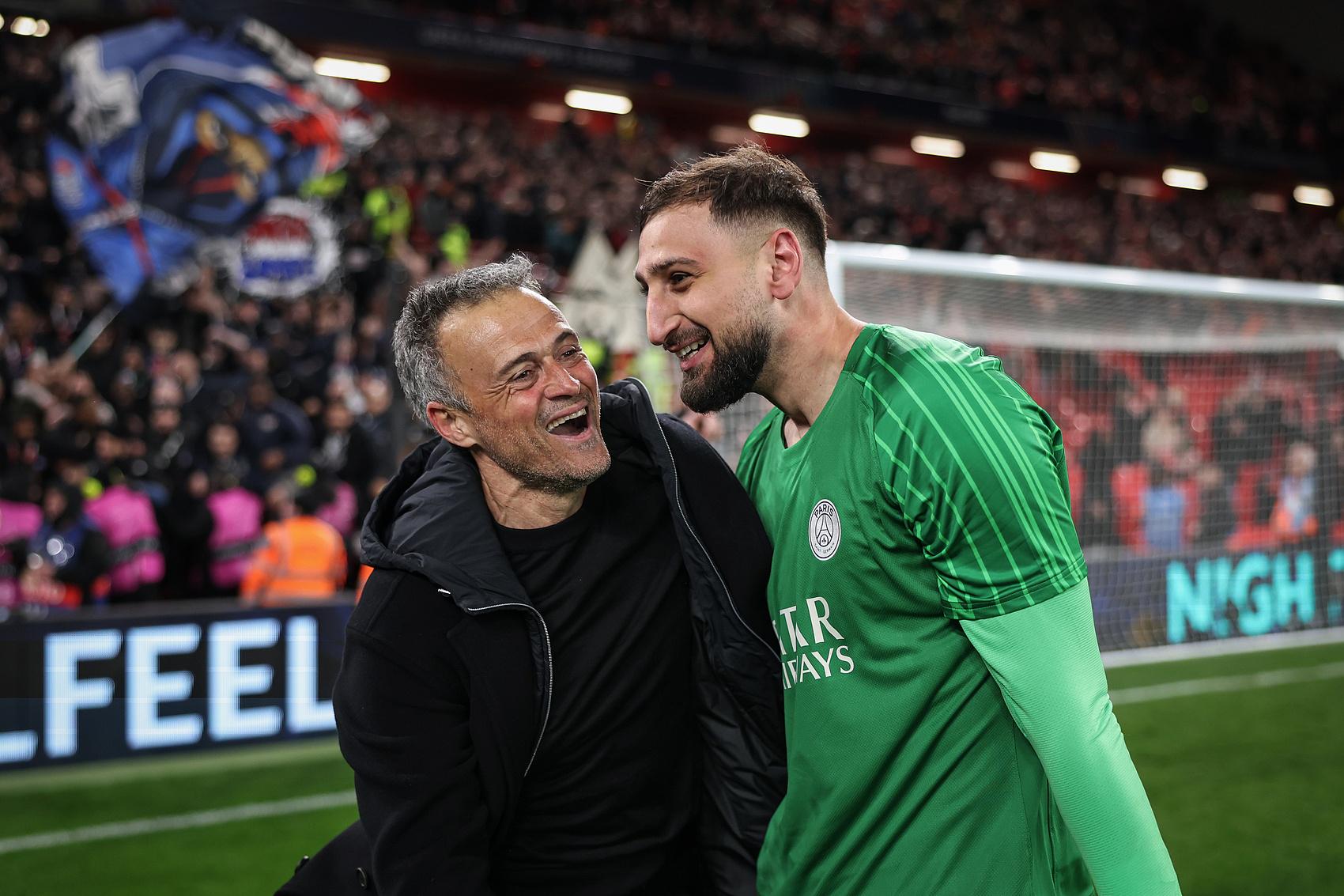 金钱上的, 巴黎方面提, 在洛杉矶的