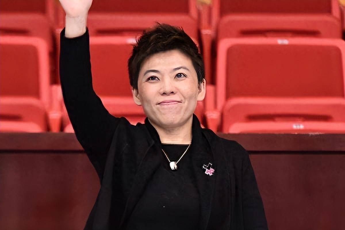 乒主力球员, 手难以适应, 多次击败国