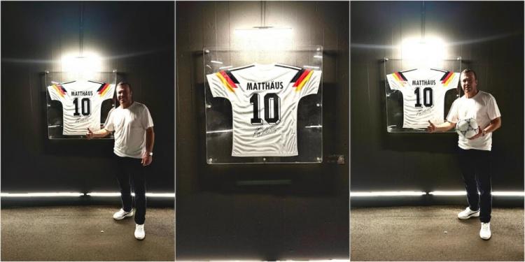 马特乌斯回, 他装备, 座球场书写